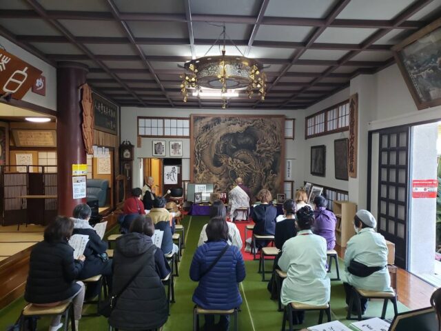 2/10(土)照江寺龍神祭、1日目が終わりました。
80名以上の方々にご来山いただきました!ありがとうございました🙏
2/11(日)・2/12(月)も開催していますので是非お越しください。
写真は、厄除け法要・マジックショーの様子です。
#照江寺 #静浦 #江浦 #沼津のお寺
#江浦湾 #奥駿河 #奥駿河を拡めたい
#numa_1 #numa_kanko